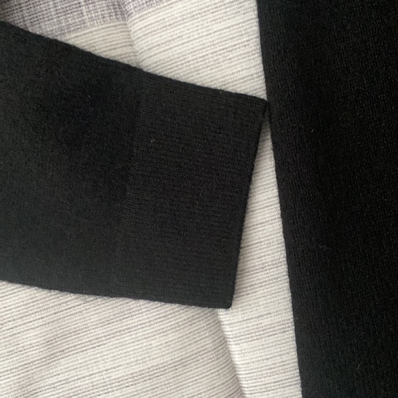 CASHMERE CARDIGAN by NIEMAN MARCUS COLLECTION - Picture 9 of 9